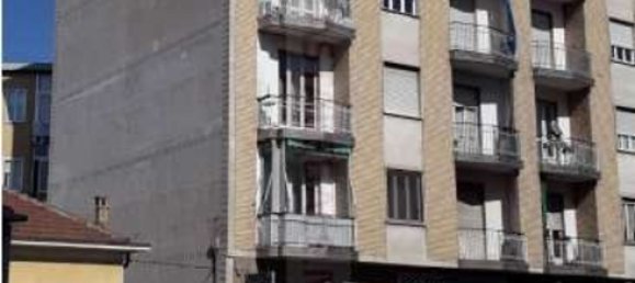 4 bedrooms Apartment in Turin, Italy No. 345784 2
