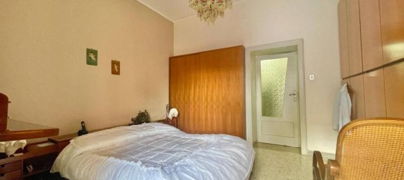 3-salle Appartement à Giugliano in Campania, Italy No. 26715 12