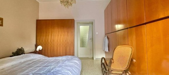 3-salle Appartement à Giugliano in Campania, Italy No. 26715 11