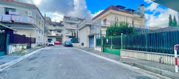 3-salle Appartement à Giugliano in Campania, Italy No. 26715 19