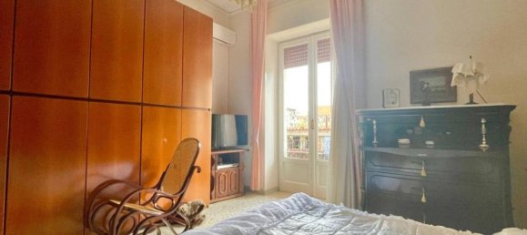 3-salle Appartement à Giugliano in Campania, Italy No. 26715 10