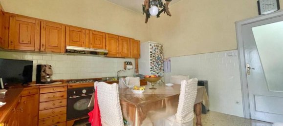 3-salle Appartement à Giugliano in Campania, Italy No. 26715 8