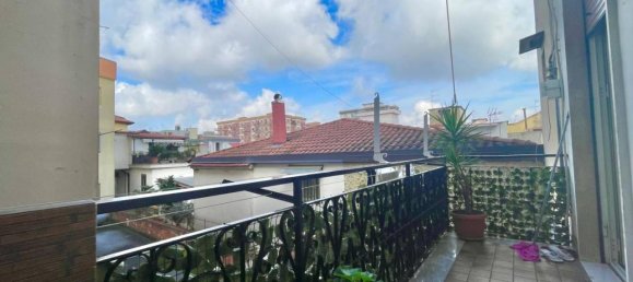 3-salle Appartement à Giugliano in Campania, Italy No. 26715 2