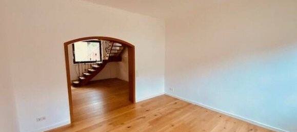 Таунхаус с 4 комнатами в Дюрен, Германия № 342073 4