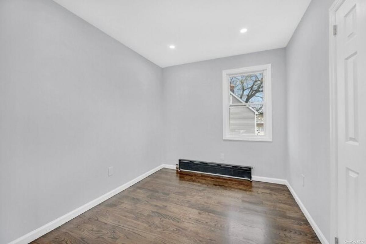 4 bedrooms House in Jamaica, USA No. 232299