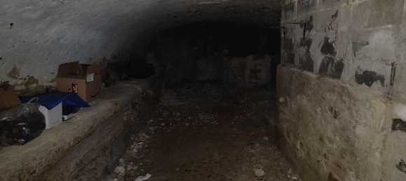  Warehouse in Contes, France No. 298460 2