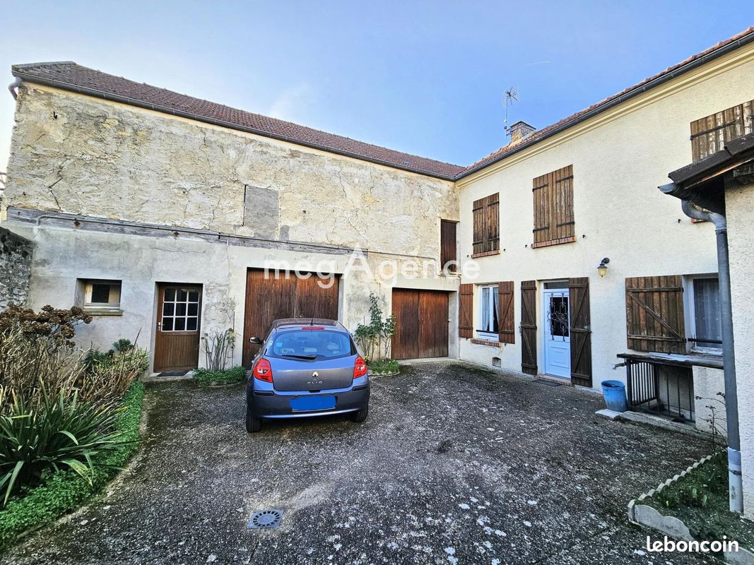 Casa de 3 dormitorios en Flins-sur-Seine, France No. 108114