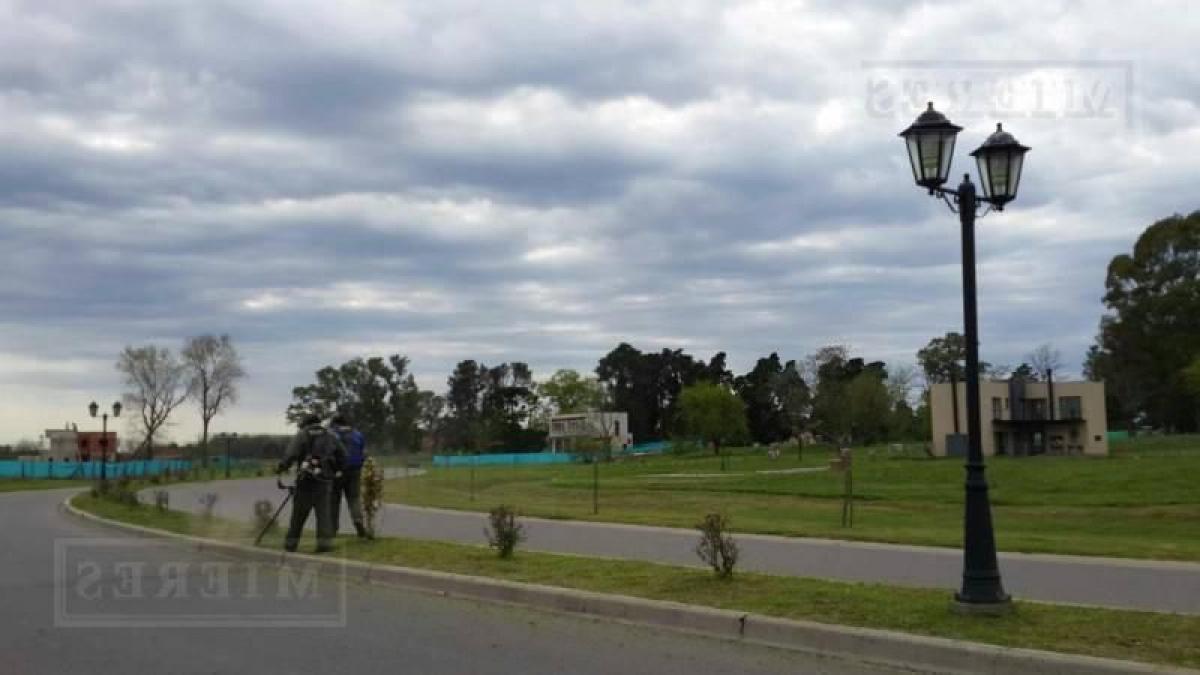 Terrain à Escobar, Argentina No. 115092