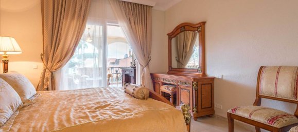 4 bedrooms Penthouse in Estepona, Spain No. 2468 12