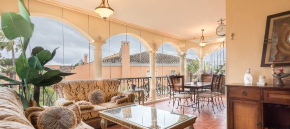 4 bedrooms Penthouse in Estepona, Spain No. 2468 3