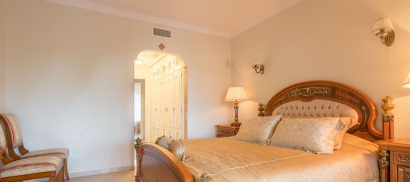 4 bedrooms Penthouse in Estepona, Spain No. 2468 8