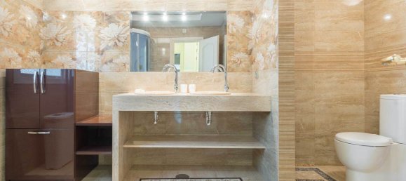 4 bedrooms Penthouse in Estepona, Spain No. 2468 7