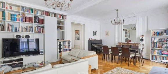 3 bedrooms Apartment in Paris, France No. 162000 2