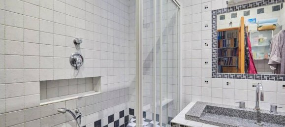 3 bedrooms Apartment in Paris, France No. 162000 7