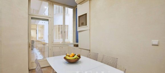 3 bedrooms Apartment in Paris, France No. 162000 17