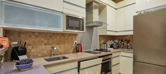 3 bedrooms Apartment in Paris, France No. 162000 19