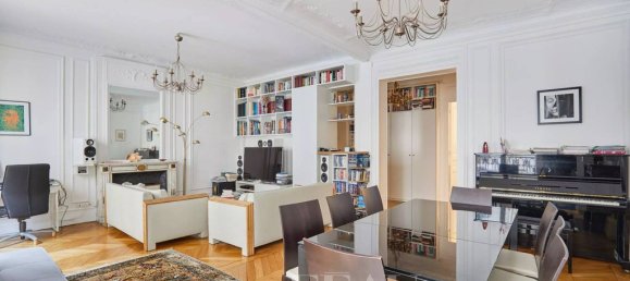 3 bedrooms Apartment in Paris, France No. 162000 4