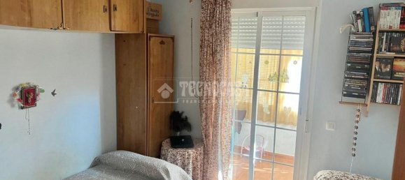 Таунхаус с 4 комнатами в Валенсия, Испания № 144289 4