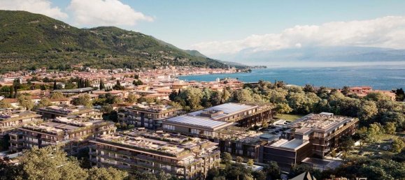 Квартира с 2 комнатами в Сало, Италия № 123789 17