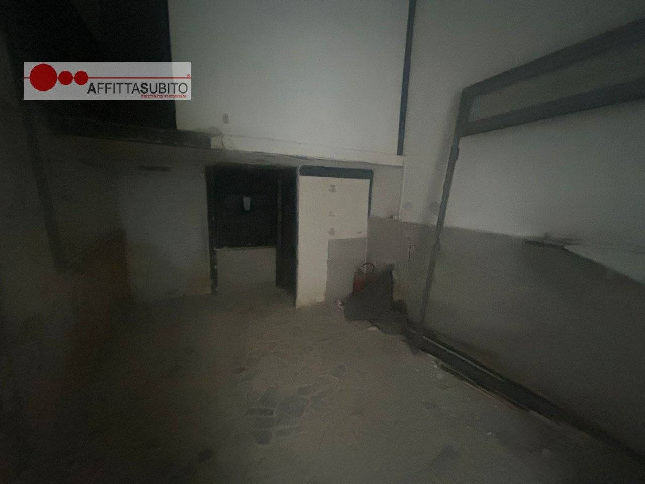 1 room Commercial property in Naples, Italy No. 374862
