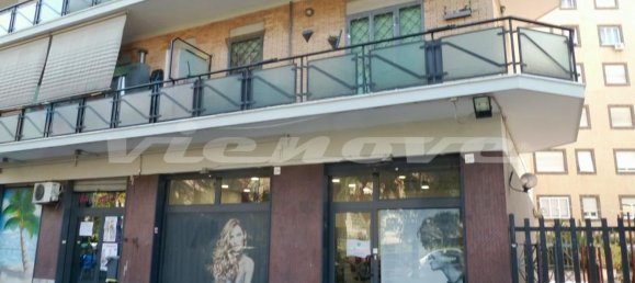 Imóvel comercial de 2 divisões em Rome, Italy N.º 215279 3