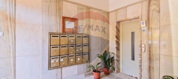 2 bedrooms Apartment in Lisbon, Portugal No. 52332 3