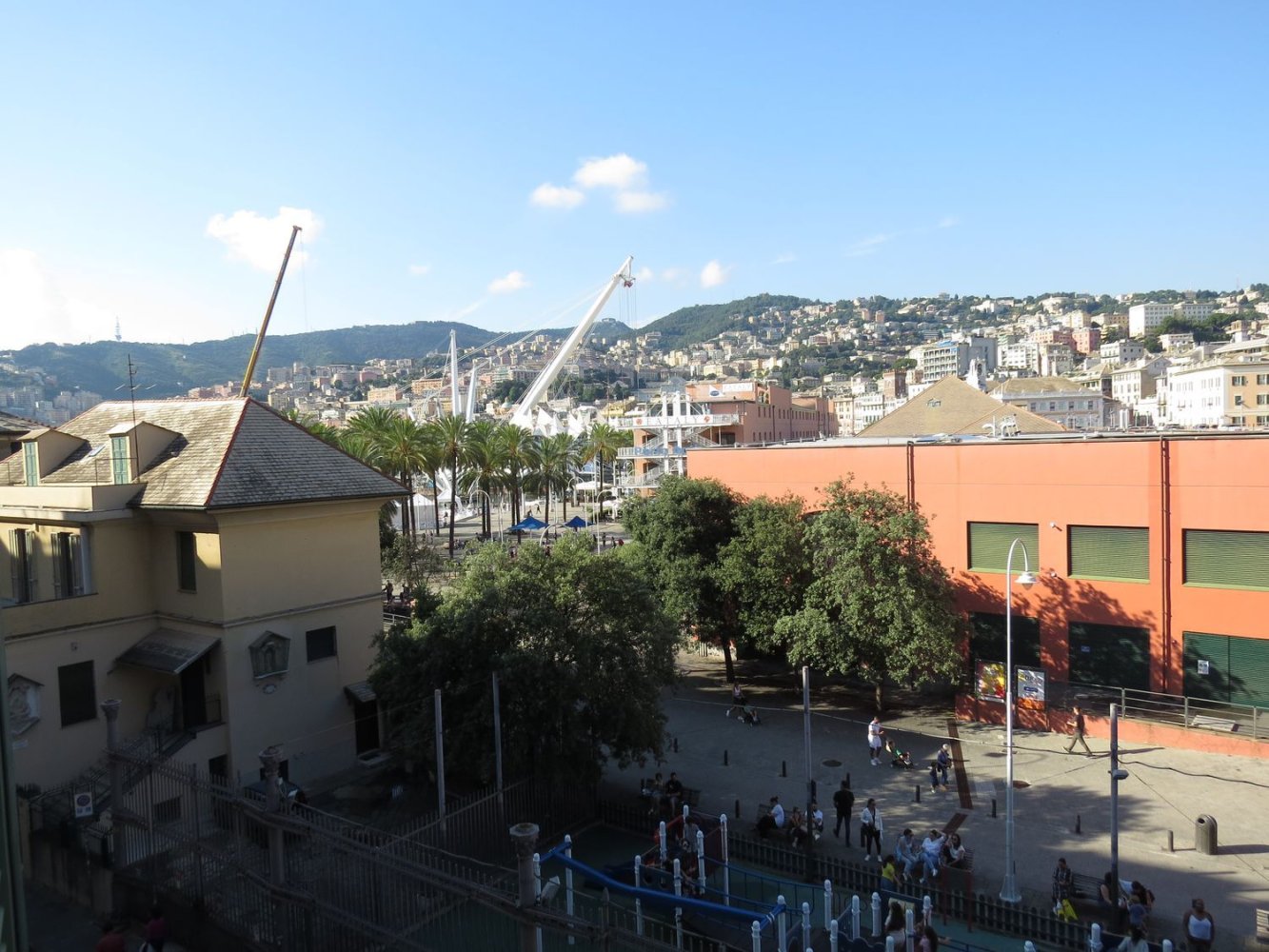 3 rooms Apartment in Genoa, Italy No. 9305