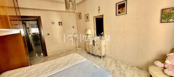 Квартира с 4 комнатами в Неаполь, Италия № 261157 15