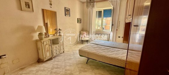 Квартира с 4 комнатами в Неаполь, Италия № 261157 13