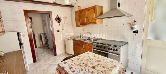 Квартира с 4 комнатами в Неаполь, Италия № 261157 4