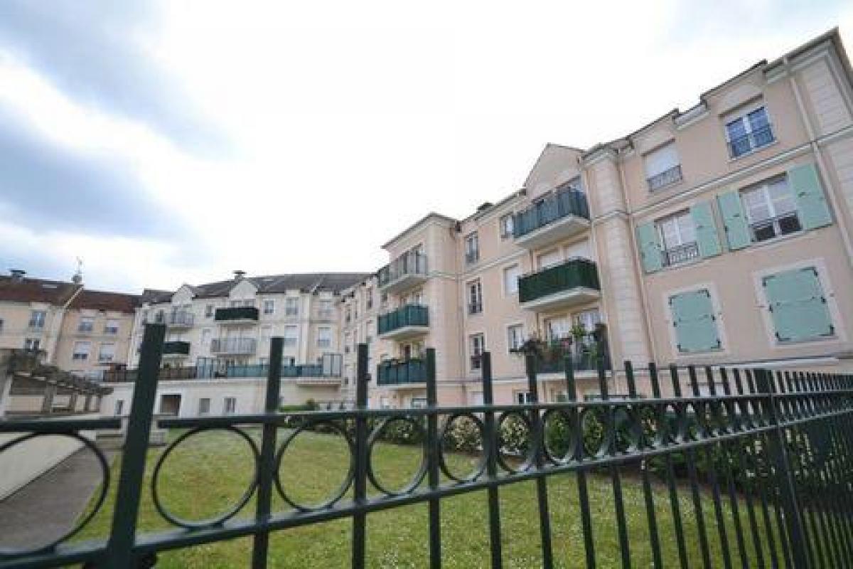 Estudio en el condominio en Morangis, France No. 32564