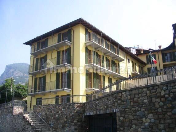 Гараж 17м² в Калольциокорте, Италия № 351683