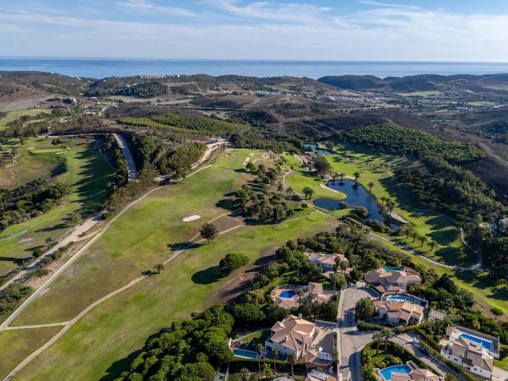 5 bedrooms Villa in Budens, Portugal No. 131849