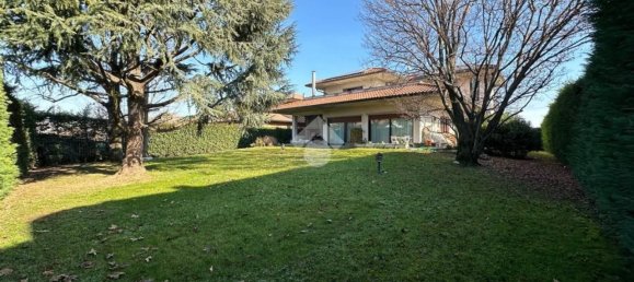 8غرفة فيلا في Pozzo d'Adda, Italy رقم 142878 3