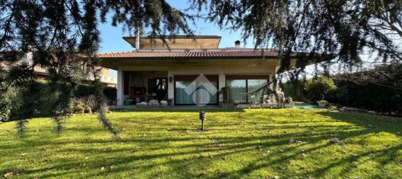 8غرفة فيلا في Pozzo d'Adda, Italy رقم 142878 2