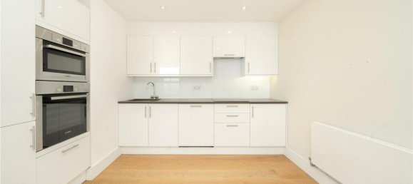 1 bedroom Apartment in London, United Kingdom No. 12731 2