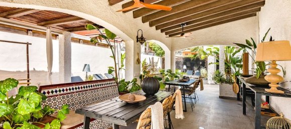 5 bedrooms Townhouse in Alicante, Spain No. 185147 3