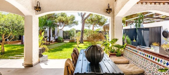 5 bedrooms Townhouse in Alicante, Spain No. 185147 2