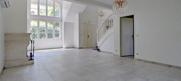 5 bedrooms House in Verneuil-sur-Seine, France No. 181020 4