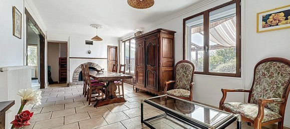 4 bedrooms House in Bernay, France No. 361532 4