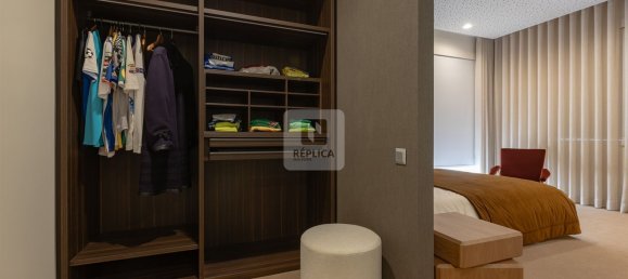 10 bedrooms House in Porto, Portugal No. 124486 2