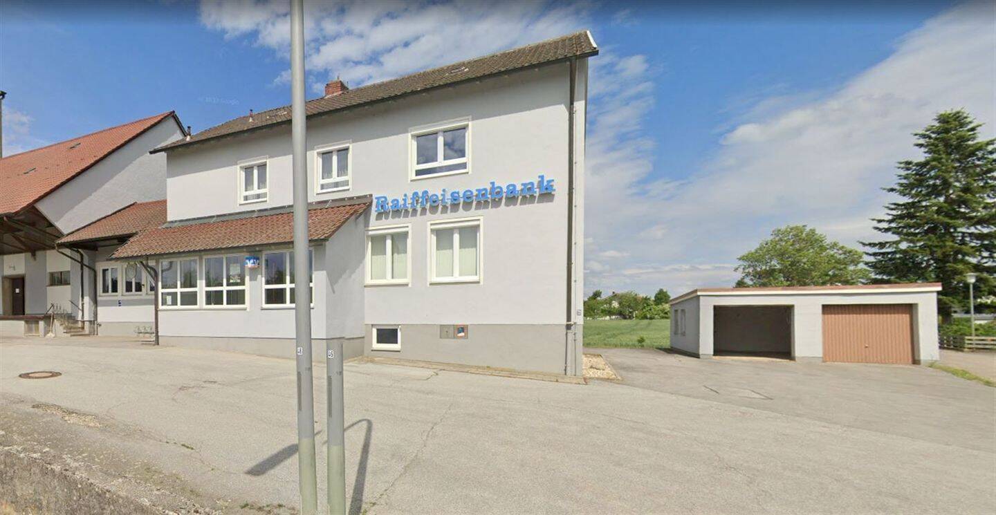 1380m² Warehouse in Deggendorf, Germany No. 244376
