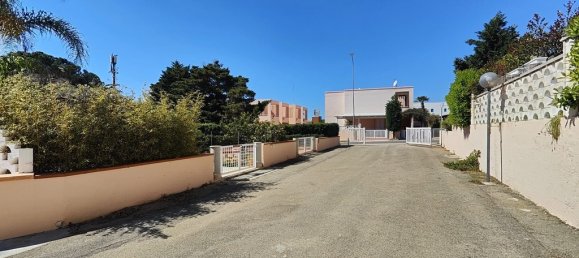 Casa de 3 habitaciónes en Ugento, Italy No. 144555 2