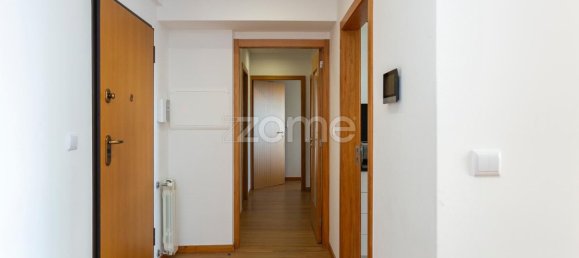 2 bedrooms Apartment in Porto, Portugal No. 92448 9
