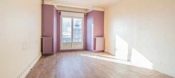 1 bedroom Apartment in Romainville, France No. 192616 10