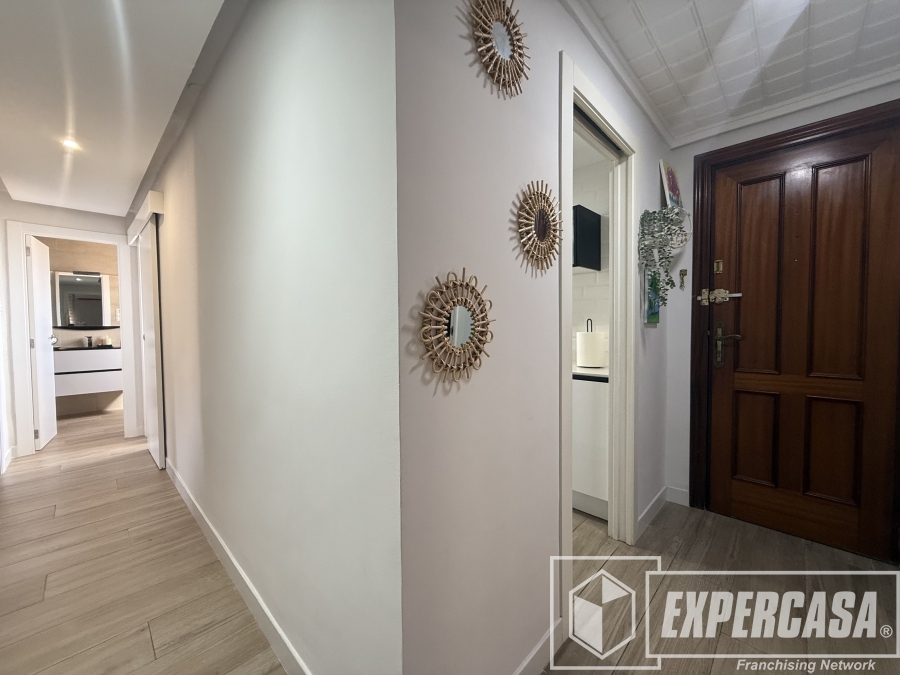 Apartamento de 3 dormitorios en Riba-roja de Túria, Spain No. 216251