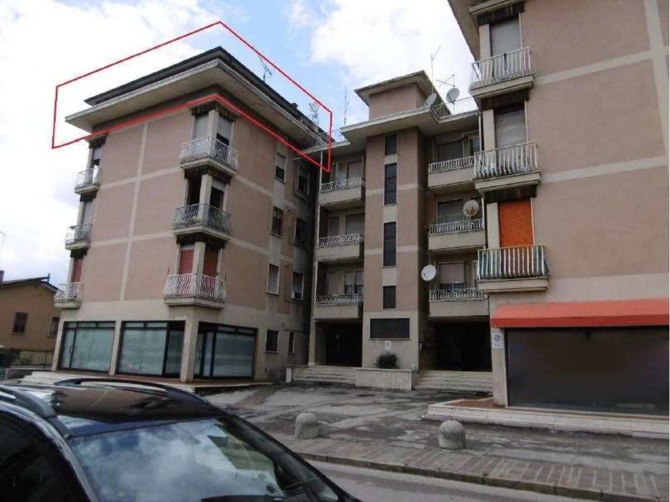 6 rooms Apartment in Montebello Vicentino, Italy No. 208292
