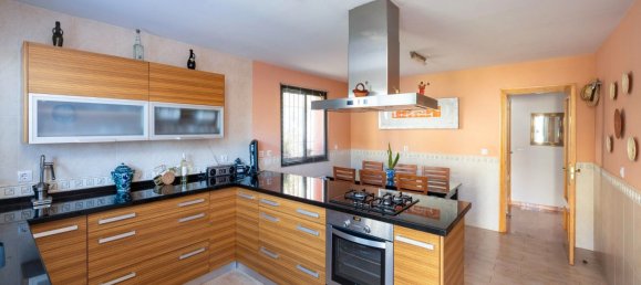 4 bedrooms House in Jun, Spain No. 94762 40