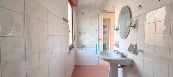 6 bedrooms House in Asti, Italy No. 296364 7