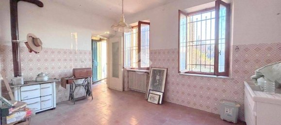 6 bedrooms House in Asti, Italy No. 296364 11